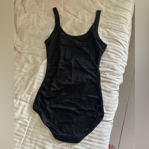 ❌SOLD❌ Shapewear bodysuit - Picture 2 of 8